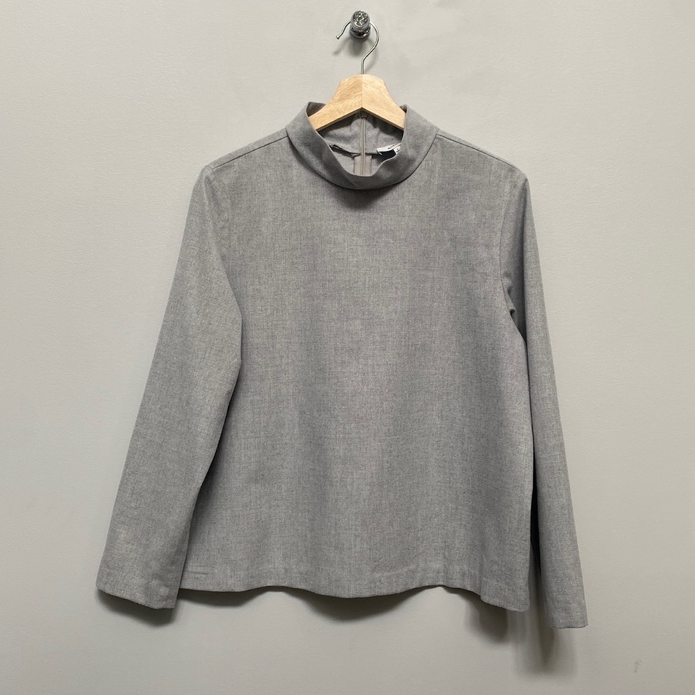 ❗️SOLD❗️ARITZIA Babaton Blair Grey Mock Neck Flannel Blouse Top Size L - Picture 4 of 9